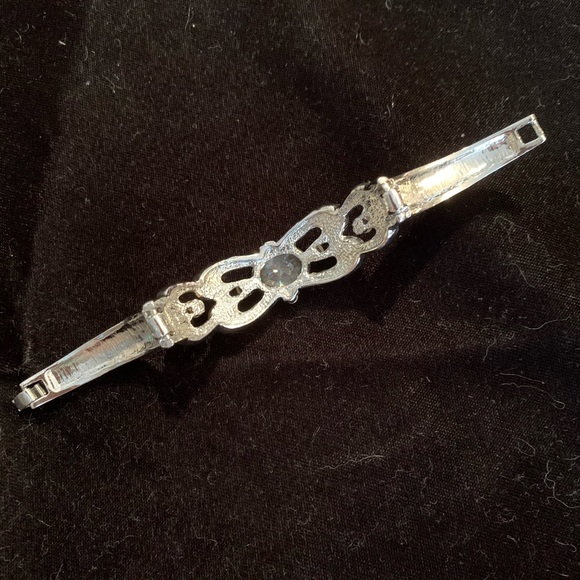 🆕🔥Crystal Bracelet Very Shiny Large Center Stone - Picture 6 of 6